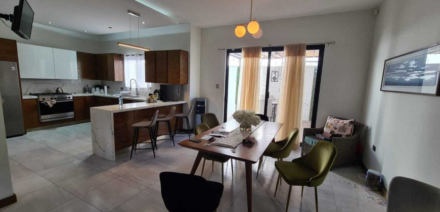 Casa Fija, Fraccionamiento Cumbres III